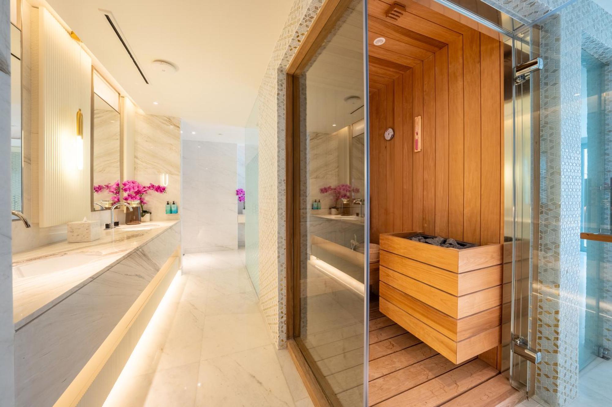 Отель Five Luxe Дубай Экстерьер фото Sauna at The Spa at The Atlantis
