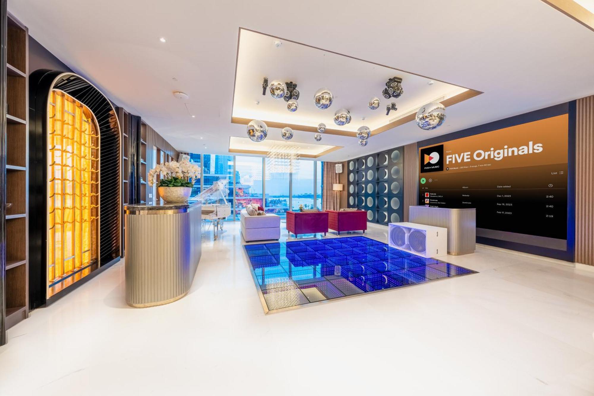 Отель Five Luxe Дубай Экстерьер фото The FIVB Headquarters in Lausanne